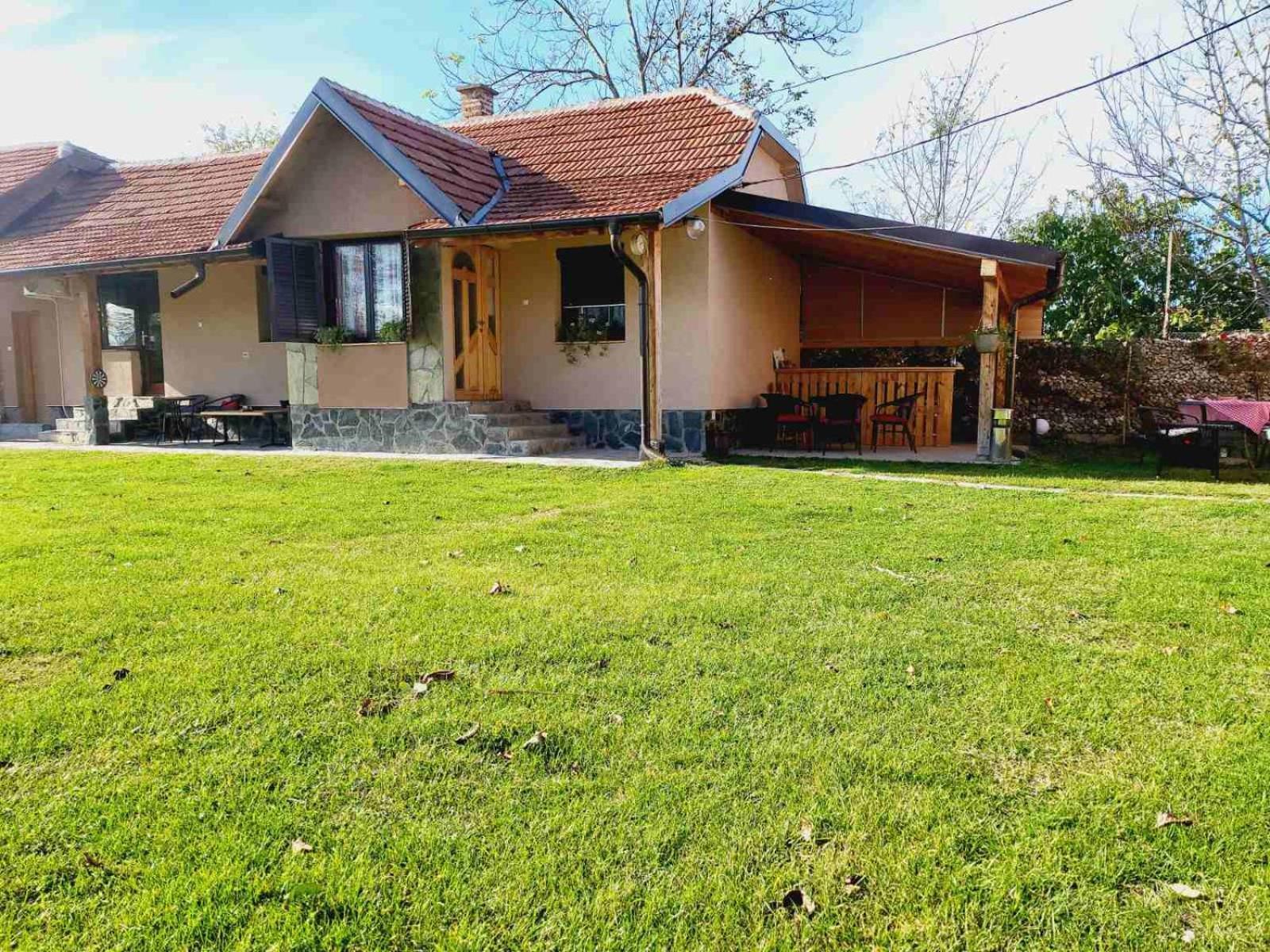 Dvor Holiday home