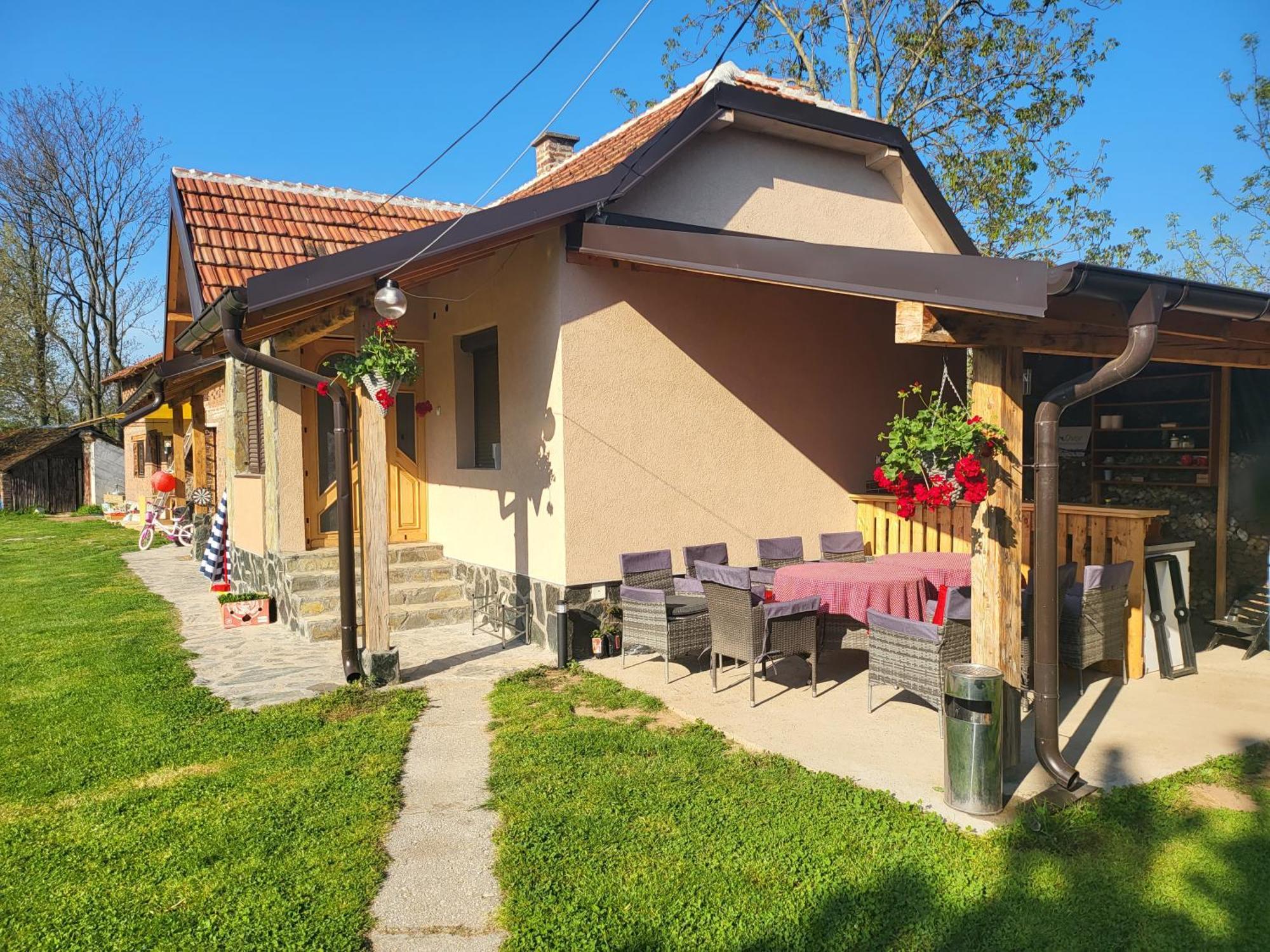 Dvor Holiday home *